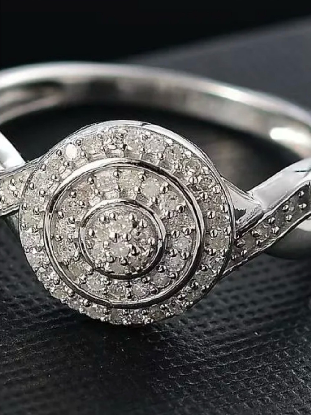Circle Halo Diamond Ring